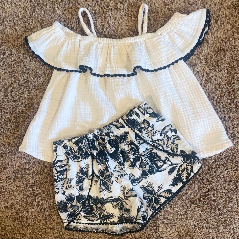 Old Navy Cream & Black Cold Shoulder Ruffle Top and Floral Shorts Set